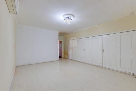 Casa à venda com 472m², 5 quartos e 6 vagas