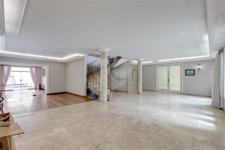 Casa à venda com 472m², 5 quartos e 6 vagas