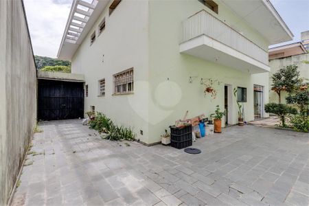 Casa à venda com 472m², 5 quartos e 6 vagas