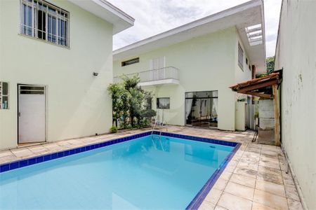 Casa à venda com 472m², 5 quartos e 6 vagas