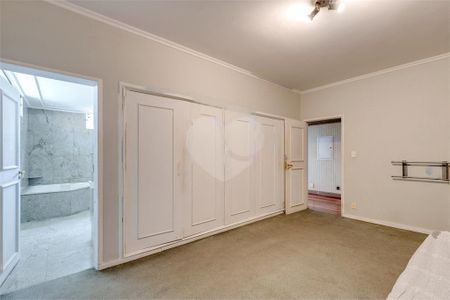 Casa à venda com 472m², 5 quartos e 6 vagas