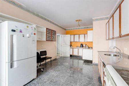 Casa à venda com 472m², 5 quartos e 6 vagas