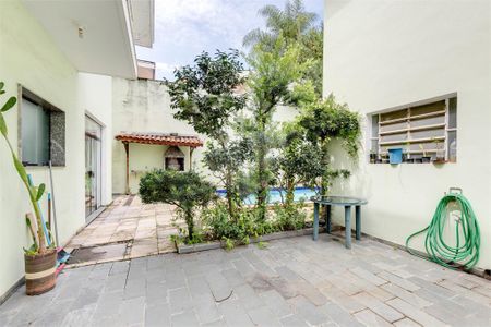 Casa à venda com 472m², 5 quartos e 6 vagas