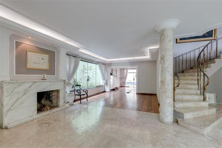 Casa à venda com 472m², 5 quartos e 6 vagas