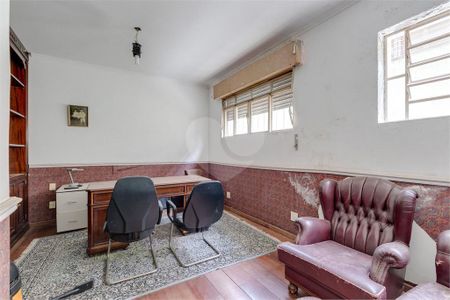 Casa à venda com 472m², 5 quartos e 6 vagas