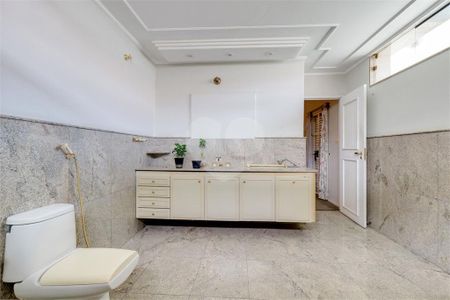 Casa à venda com 472m², 5 quartos e 6 vagas