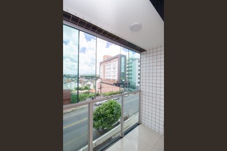 Varanda da Sala de apartamento para alugar com 3 quartos, 74m² em Cabral, Contagem