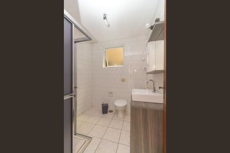 Banheiro 1 de apartamento para alugar com 1 quarto, 46m² em Rio Branco, Porto Alegre