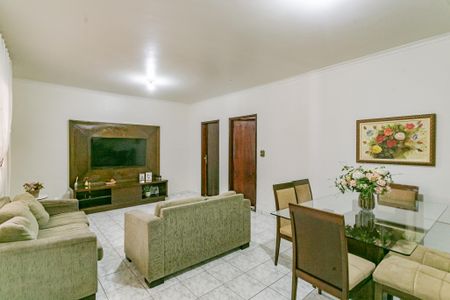 Casa à venda com 190m², 4 quartos e 2 vagas Casa à venda com 190m², 4 quartos e 2 vagasSala