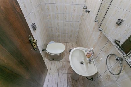 Casa à venda com 190m², 4 quartos e 2 vagas Casa à venda com 190m², 4 quartos e 2 vagasBanheiro 2