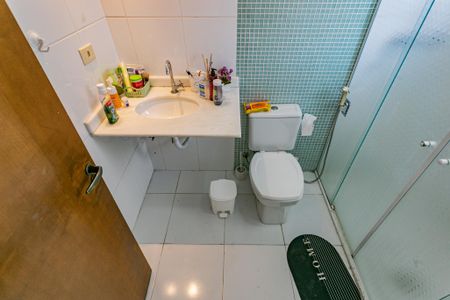 Casa à venda com 190m², 4 quartos e 2 vagas Casa à venda com 190m², 4 quartos e 2 vagasBanheiro da Suíte 2