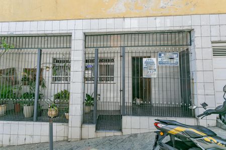 Casa à venda com 190m², 4 quartos e 2 vagas Casa à venda com 190m², 4 quartos e 2 vagasFachada