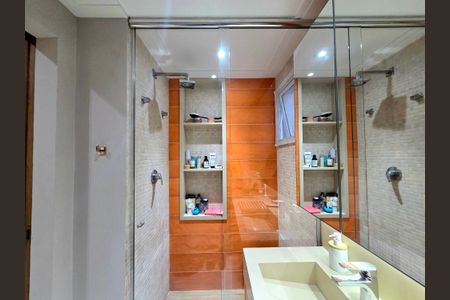 Apartamento para alugar com 129m², 2 quartos e 3 vagasSuíte 1 - banheiro senhora