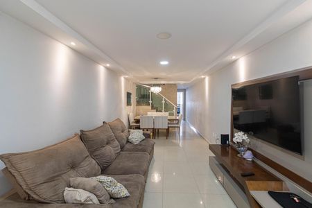 Casa para alugar com 160m², 3 quartos e 2 vagas Casa para alugar com 160m², 3 quartos e 2 vagasSala