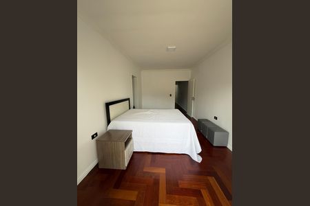 Casa à venda com 4 quartos, 324m² em Jardim Las Vegas, São Bernardo do Campo