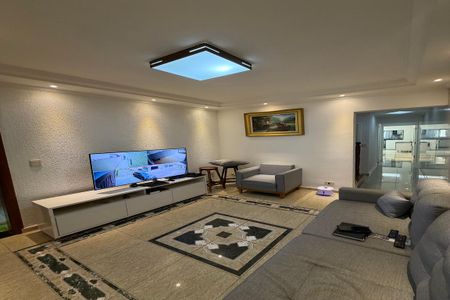 Casa à venda com 4 quartos, 324m² em Jardim Las Vegas, São Bernardo do Campo