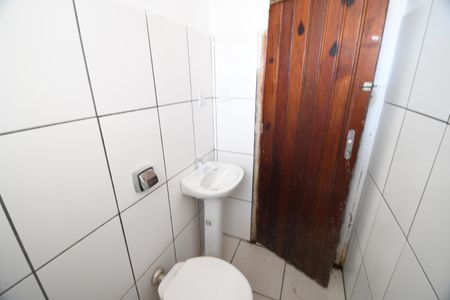 Casa para alugar com 143m², 2 quartos e 4 vagasPorão - Banheiro