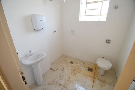 Casa para alugar com 143m², 2 quartos e 4 vagasBanheiro