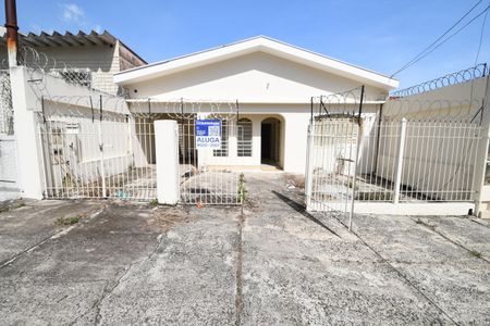 Casa para alugar com 143m², 2 quartos e 4 vagasFachada / Placa