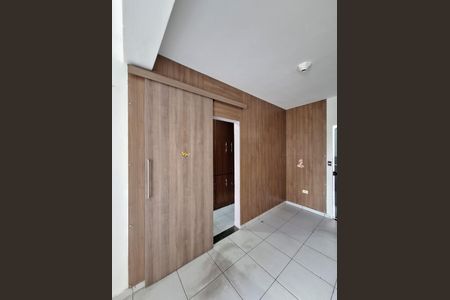 Casa para alugar com 250m², 4 quartos e 2 vagas Casa para alugar com 250m², 4 quartos e 2 vagasCloset