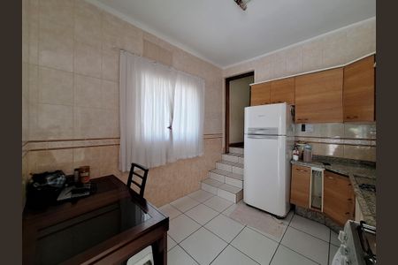 Casa para alugar com 250m², 4 quartos e 2 vagas Casa para alugar com 250m², 4 quartos e 2 vagasCozinha