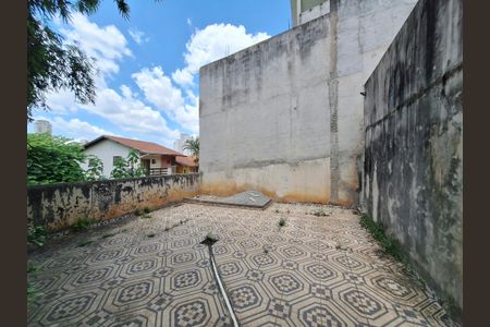 Casa para alugar com 250m², 4 quartos e 2 vagas Casa para alugar com 250m², 4 quartos e 2 vagasQuintal fundos