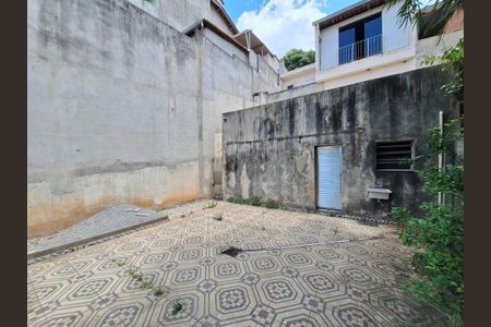 Casa para alugar com 250m², 4 quartos e 2 vagas Casa para alugar com 250m², 4 quartos e 2 vagasQuintal fundos