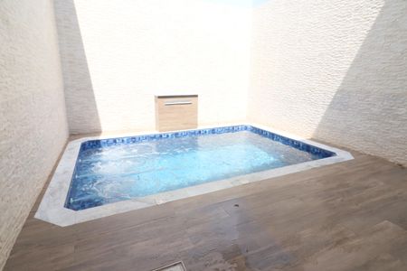 Casa à venda com 228m², 3 quartos e 2 vagasPiscina