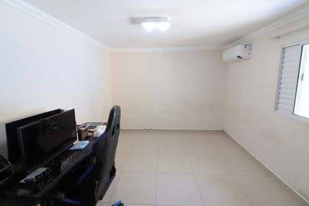 Casa à venda com 228m², 3 quartos e 2 vagasQuarto 2