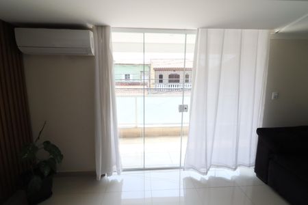 Casa à venda com 228m², 3 quartos e 2 vagasSala