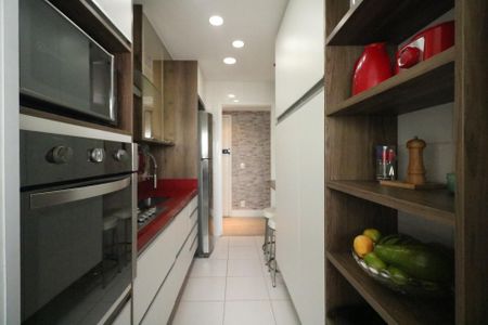 Apartamento à venda com 67m², 2 quartos e 2 vagasCozinha