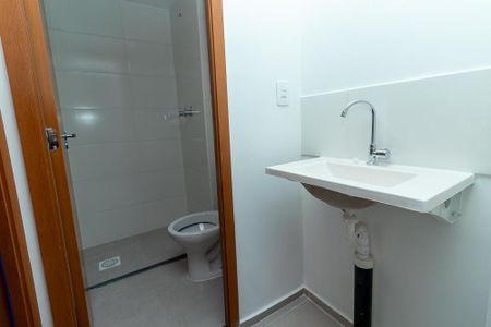 Apartamento para alugar com 33m², 2 quartos e sem vaga Apartamento para alugar com 33m², 2 quartos e sem vagaBanheiro