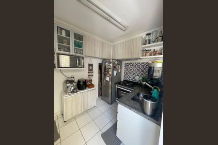 Cozinha de casa de condomínio à venda com 3 quartos, 80m² em Fazenda Santa Cândida, Campinas