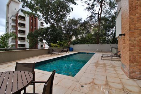 Apartamento à venda com 114m², 3 quartos e 3 vagas Apartamento à venda com 114m², 3 quartos e 3 vagasÁrea comum - Piscina