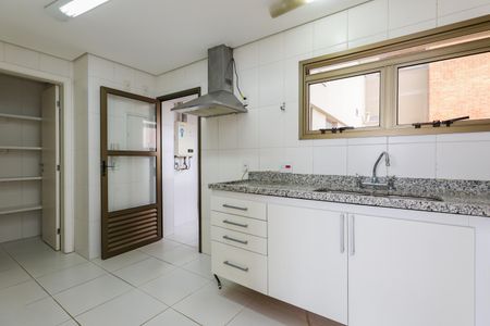 Apartamento à venda com 114m², 3 quartos e 3 vagas Apartamento à venda com 114m², 3 quartos e 3 vagasCozinha