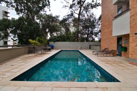 Apartamento à venda com 114m², 3 quartos e 3 vagas Apartamento à venda com 114m², 3 quartos e 3 vagasÁrea comum - Piscina