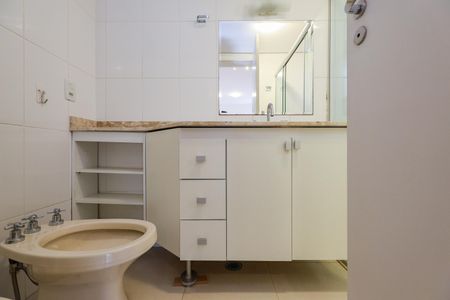 Apartamento à venda com 114m², 3 quartos e 3 vagas Apartamento à venda com 114m², 3 quartos e 3 vagasBanheiro da Suíte