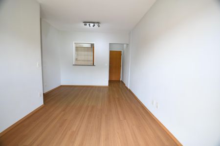 Sala de apartamento para alugar com 3 quartos, 75m² em Vila Guararapes, Campinas