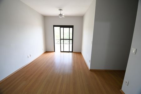 Sala de apartamento para alugar com 3 quartos, 75m² em Vila Guararapes, Campinas