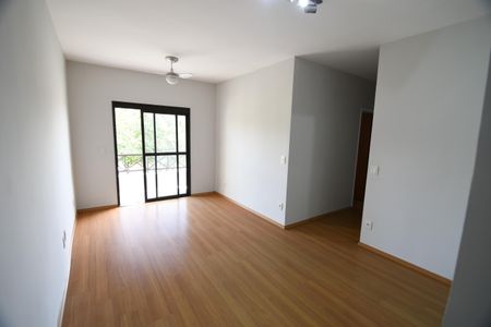 Sala de apartamento para alugar com 3 quartos, 75m² em Vila Guararapes, Campinas