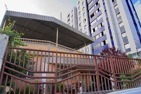 Fachada da Casa de casa à venda com 3 quartos, 568m² em Calafate, Belo Horizonte