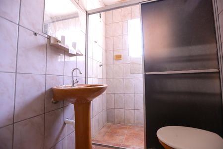 Banheiro de casa para alugar com 1 quarto, 36m² em Jardim Mangalot, São Paulo