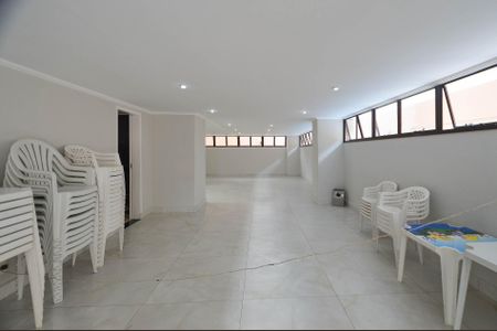 Apartamento à venda com 121m², 3 quartos e 1 vaga Apartamento à venda com 121m², 3 quartos e 1 vagaÁrea comum - Salão de festas