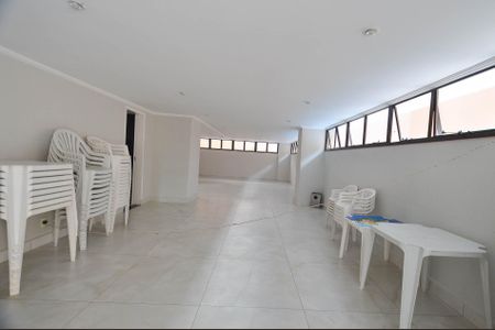 Apartamento à venda com 121m², 3 quartos e 1 vaga Apartamento à venda com 121m², 3 quartos e 1 vagaÁrea comum - Salão de festas