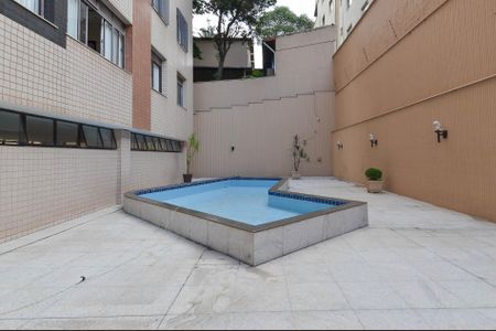 Apartamento à venda com 121m², 3 quartos e 1 vaga Apartamento à venda com 121m², 3 quartos e 1 vagaÁrea comum - Piscina