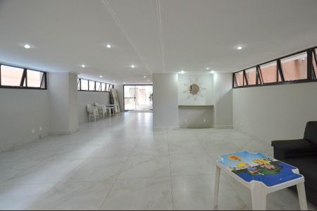 Apartamento à venda com 121m², 3 quartos e 1 vaga Apartamento à venda com 121m², 3 quartos e 1 vagaÁrea comum - Salão de festas