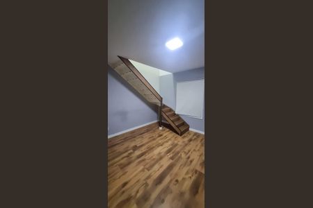 Sala de casa de condomínio para alugar com 2 quartos, 60m² em Água Espraiada, Cotia