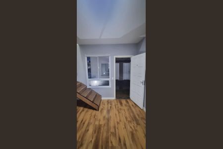 Sala de casa de condomínio para alugar com 2 quartos, 60m² em Água Espraiada, Cotia