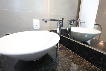 Casa de condomínio para alugar com 170m², 3 quartos e 2 vagasBanheiro Social 2