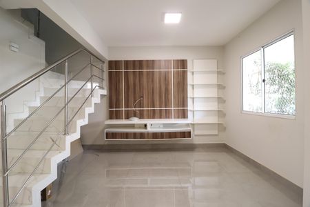 Sala de casa de condomínio para alugar com 3 quartos, 170m² em Morada da Colina, Uberlândia